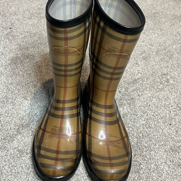 Authentic Burberry rain boots size 38 - Picture 2 of 5